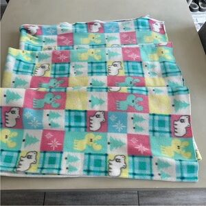 Vintage Colourful and Cozy Fleece Winter Print Baby Blanket in Pastel Shades